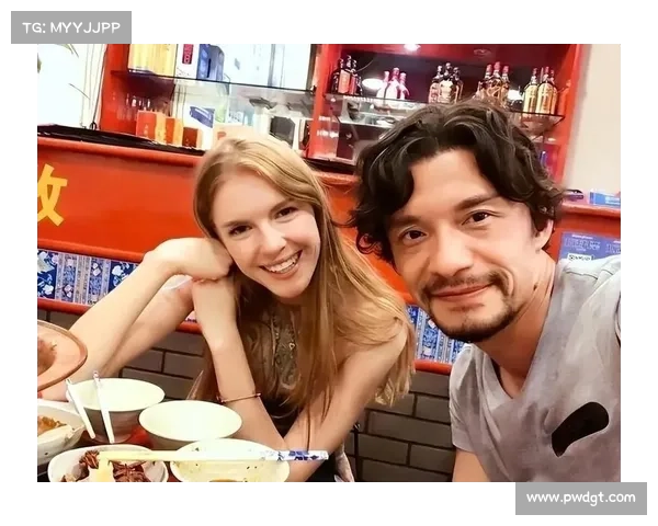 谢晖妻子生活照曝光 透露其背后的支持与成就感 谢晖妻子生活照曝光 透露其背后的支持与成就感